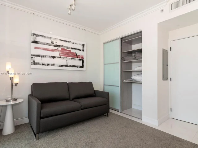 6799 Collins Ave, Miami Beach FL 33141