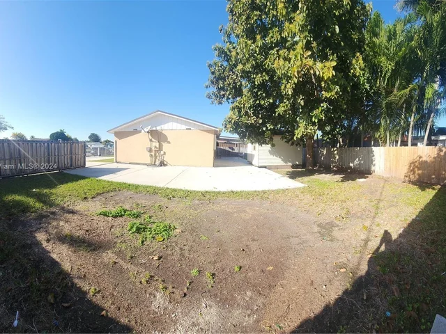 18621 SW 122nd Ct, Miami FL 33177