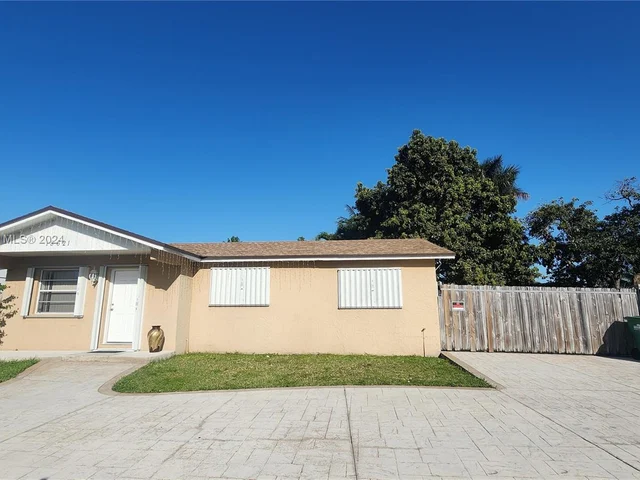 18621 SW 122nd Ct, Miami FL 33177