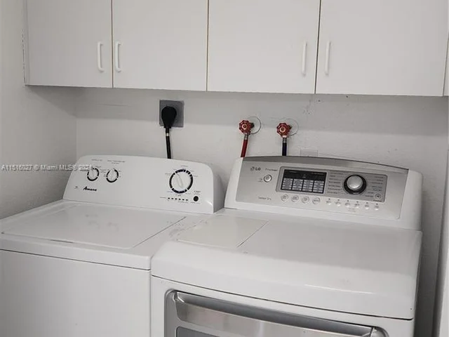 18621 SW 122nd Ct, Miami FL 33177