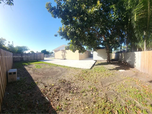 18621 SW 122nd Ct, Miami FL 33177