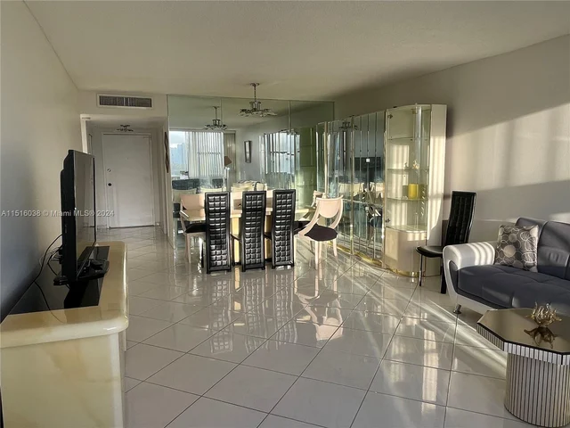 3180 S Ocean Dr # 721, Hallandale Beach FL 33009