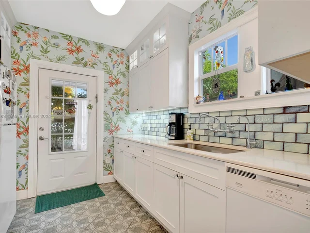 1438 Jefferson Ave, Miami Beach FL 33139