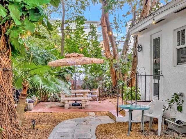 1438 Jefferson Ave, Miami Beach FL 33139