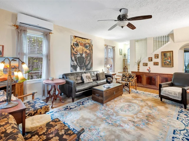 1438 Jefferson Ave, Miami Beach FL 33139