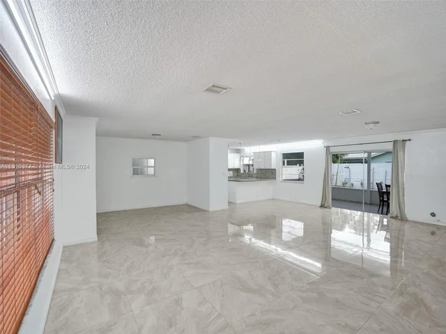 12126 NW 33rd St, Coral Springs FL 33065