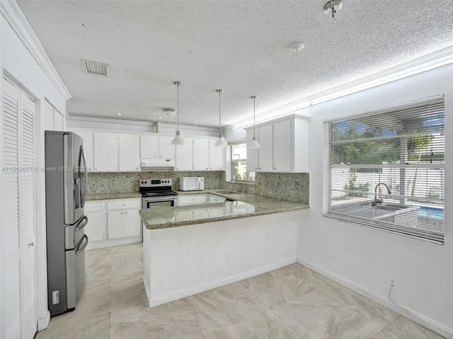 12126 NW 33rd St, Coral Springs FL 33065