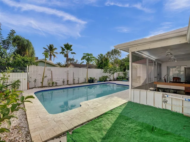 12126 NW 33rd St, Coral Springs FL 33065