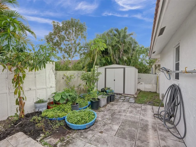 12126 NW 33rd St, Coral Springs FL 33065