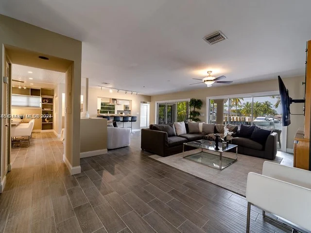 3451 NE 164th St, North Miami Beach FL 33160