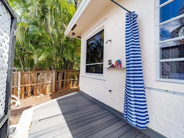 3451 NE 164th St, North Miami Beach FL 33160