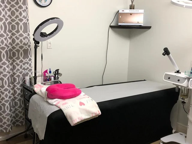 5077 NW 7th St # 802, Miami FL 33126