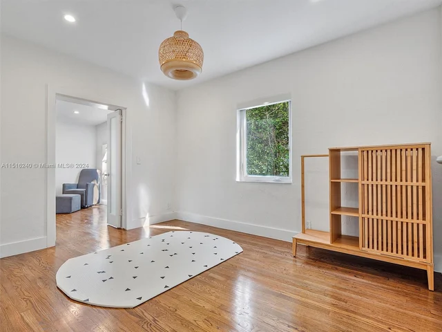 683 NE 69th St, Miami FL 33138