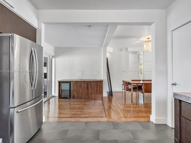 683 NE 69th St, Miami FL 33138