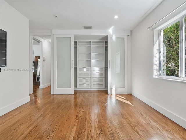 683 NE 69th St, Miami FL 33138