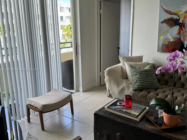 8320 NW 7th St # 313, Miami FL 33126