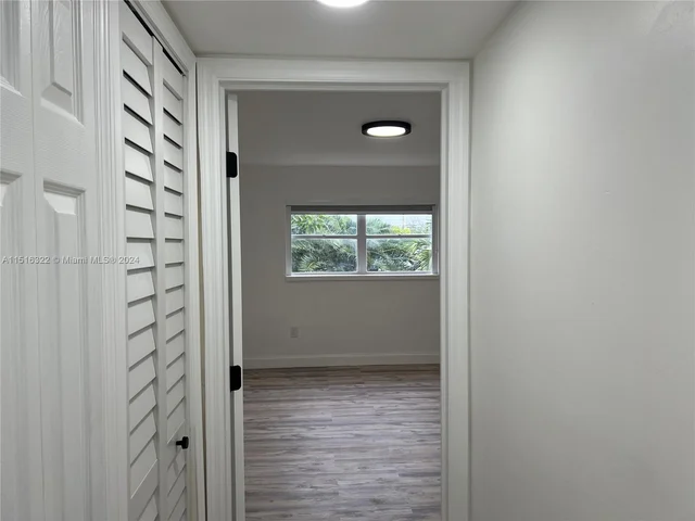 8101 N Sunrise Lakes Dr, Sunrise FL 33322