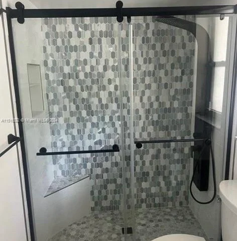 8101 N Sunrise Lakes Dr, Sunrise FL 33322