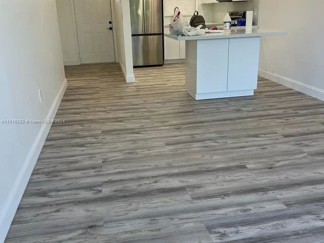 8101 N Sunrise Lakes Dr, Sunrise FL 33322