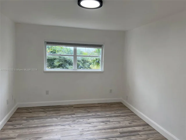 8101 N Sunrise Lakes Dr, Sunrise FL 33322