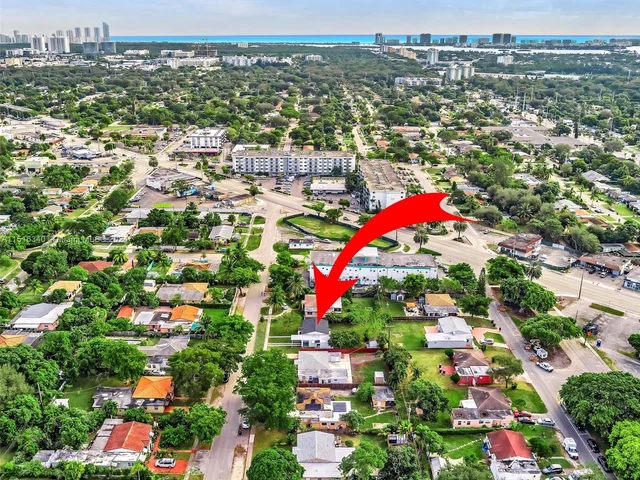 1050 NE 138th St, North Miami FL 33161