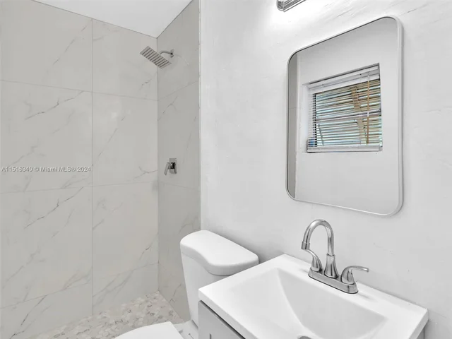 1050 NE 138th St, North Miami FL 33161