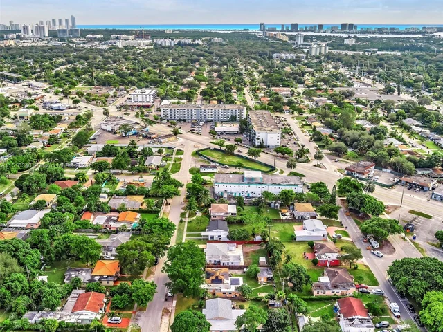 1050 NE 138th St, North Miami FL 33161