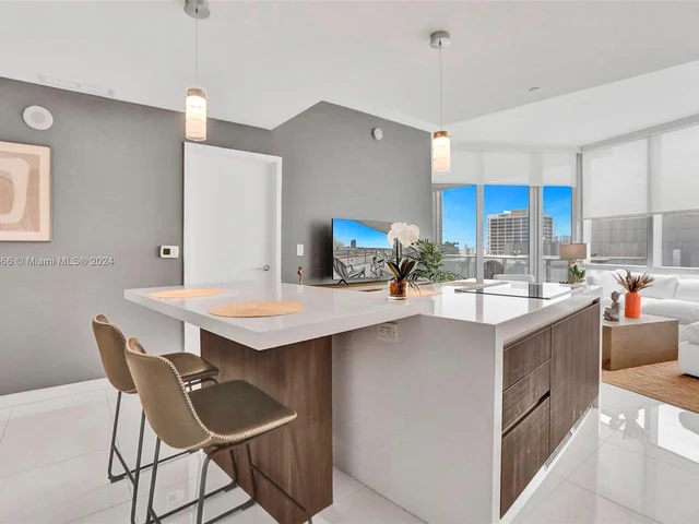 851 NE 1st Ave # 1004, Miami FL 33132