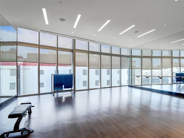 851 NE 1st Ave # 1004, Miami FL 33132