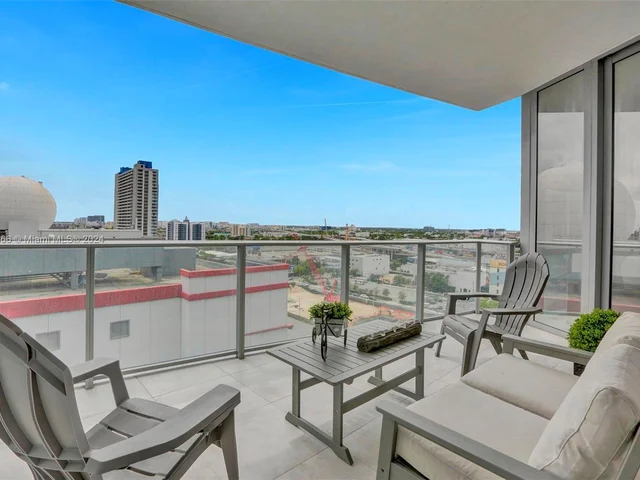 851 NE 1st Ave # 1004, Miami FL 33132