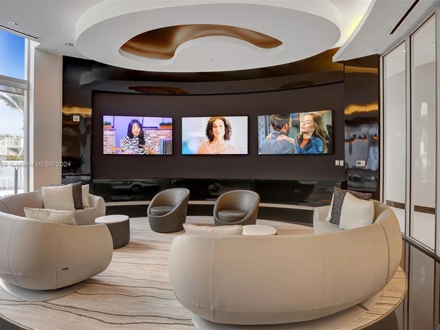 851 NE 1st Ave # 1004, Miami FL 33132