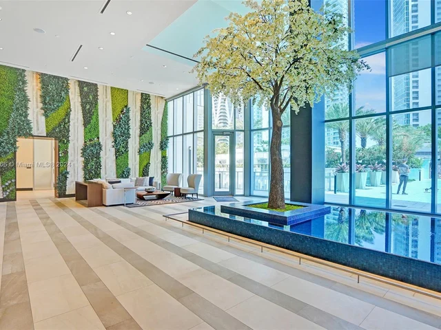 851 NE 1st Ave # 1004, Miami FL 33132