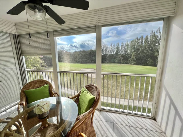 3150 N Palm Aire Dr # 404, Pompano Beach FL 33069