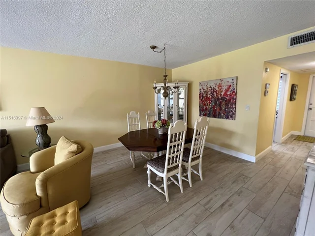 3150 N Palm Aire Dr # 404, Pompano Beach FL 33069