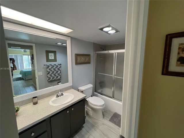 3150 N Palm Aire Dr # 404, Pompano Beach FL 33069