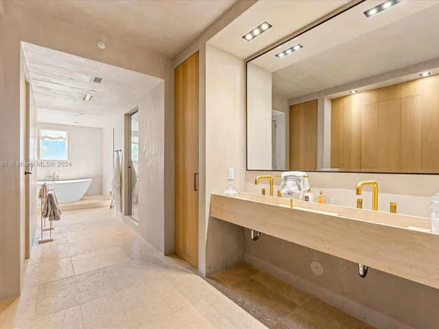 7954 Fisher Island Dr # 7954, Miami Beach FL 33109