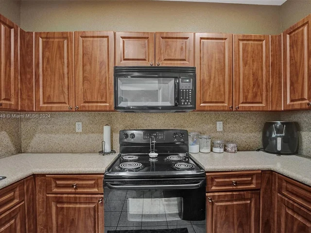 385 NE 31st Ave, Homestead FL 33033