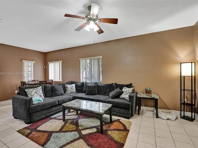 385 NE 31st Ave, Homestead FL 33033