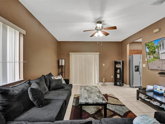 385 NE 31st Ave, Homestead FL 33033