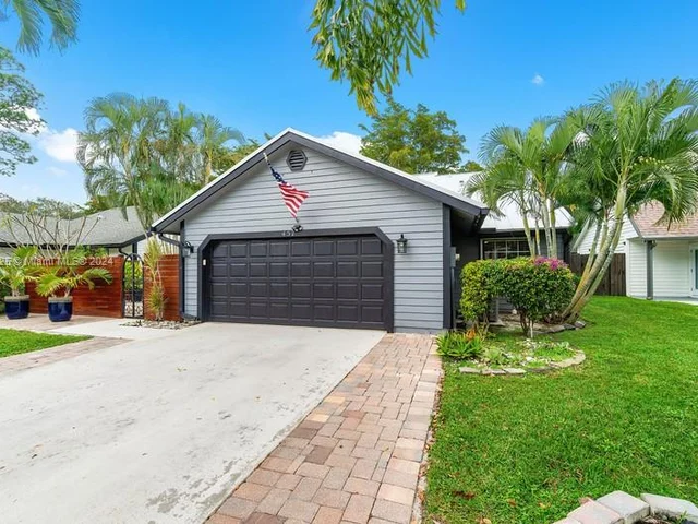 457 Goldenwood Way, Wellington FL 33414