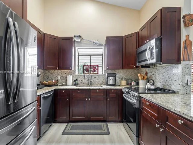 457 Goldenwood Way, Wellington FL 33414