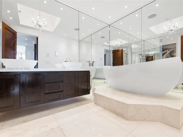 100 S Pointe Dr # 3205, Miami Beach FL 33139