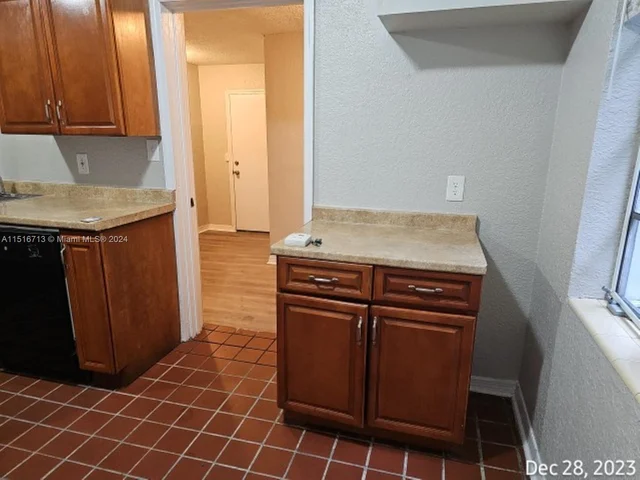 512 47th St, West Palm Beach FL 33407