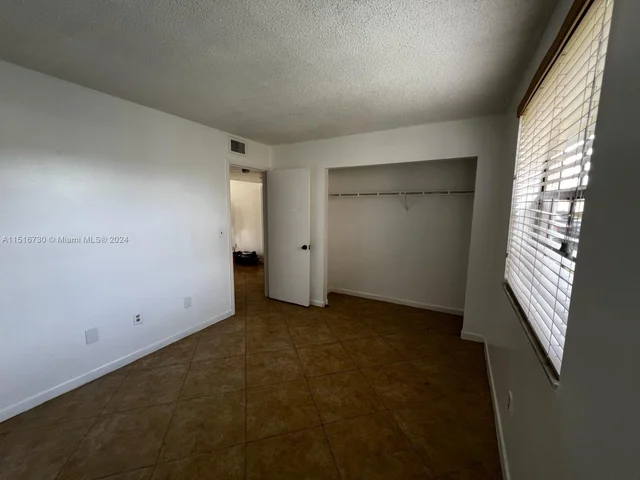 1160 WASHINGTON CR # 1160B, Homestead FL 33034