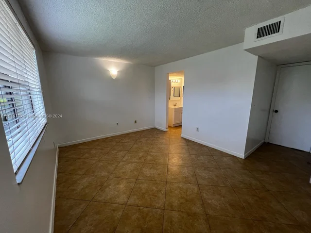 1160 WASHINGTON CR # 1160B, Homestead FL 33034