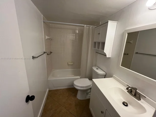 1160 WASHINGTON CR # 1160B, Homestead FL 33034