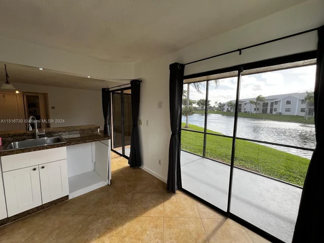1160 WASHINGTON CR # 1160B, Homestead FL 33034