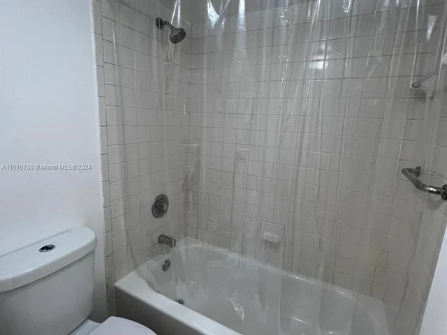 1160 WASHINGTON CR # 1160B, Homestead FL 33034