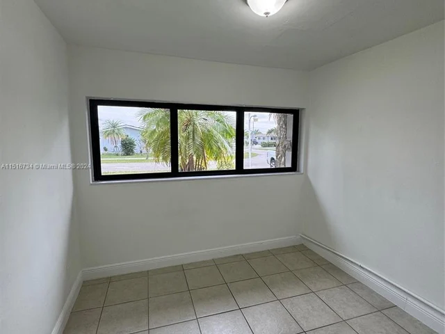 5751 NW 117th St, Hialeah FL 33012