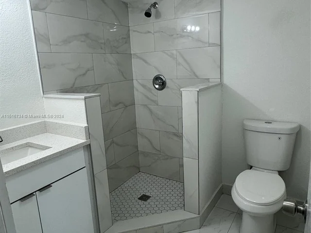 5751 NW 117th St, Hialeah FL 33012